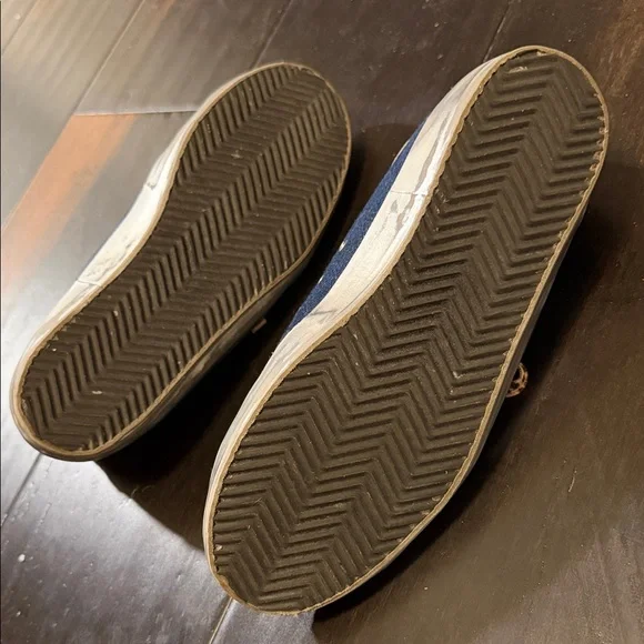 Gorgeous!! GGDB Blue Jean- White- Gold, Sherpa. Size 9. - Picture 16 of 16